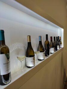 Expositor de sala de catas